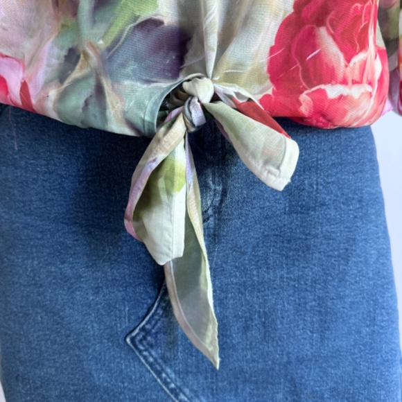 Crimson Ivy - Colorful Floral Blouse - Picture 7 of 9